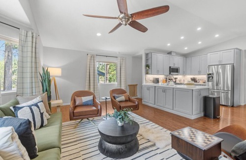 Christmas Valley House | Near Heavenly + Sierra · Golf · A/C · Tahoe Escape