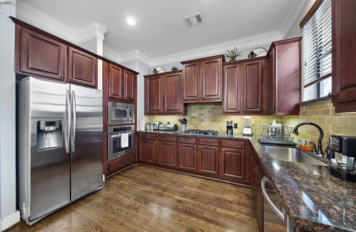 Houston Heights House | Near Heights, DT, Montrose, Washington | BBQ WiFi