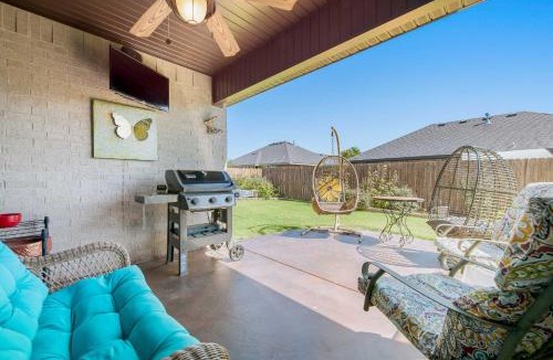 Rogers House | Near Hiking & Biking: Convenient Home in Rogers!