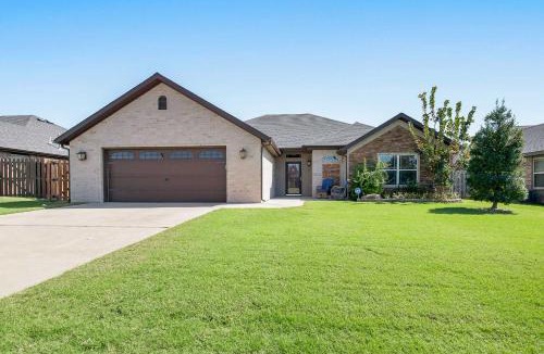 Rogers House | Near Hiking & Biking: Convenient Home in Rogers!