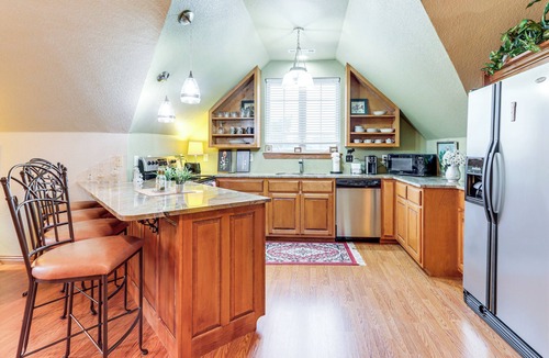 Rogers Apartment | Near Hiking & Biking: Pet-Friendly Rogers Getaway!