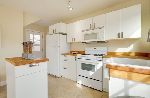 Cerrillos Apartment | Near Hiking: Dog-Friendly Studio in Los Cerrillos