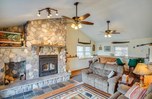 Campbellsport House | Near Hiking: Lakefront Getaway in Campbellsport!