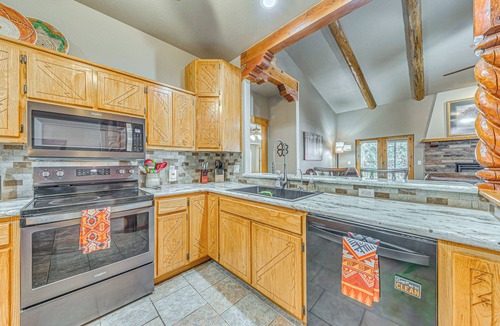 Bear Park House | Near Hiking Trails: Spacious Cloudcroft Retreat!