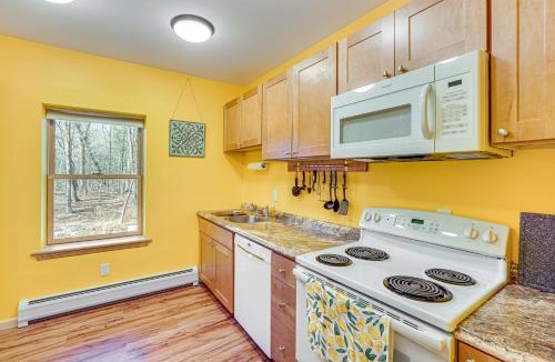 Hyde Park Apartment | Near Historic Sites: Bright Hyde Park Guest Suite