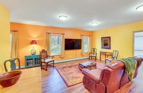 Hyde Park Apartment | Near Historic Sites: Bright Hyde Park Guest Suite