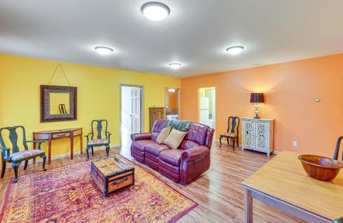 Hyde Park Apartment | Near Historic Sites: Bright Hyde Park Guest Suite