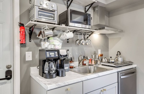 Cheverly Apartment | Near Hospitals + Metro Access: Studio in Cheverly