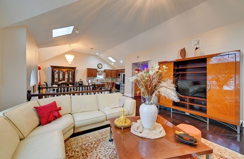 Alden Manor Apartment | Near Hospitals & Universities: Baldwin Apt w/Deck