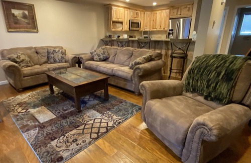 Oak Hill Condo | Near Hunter and Windham ski resorts. Crystal Pond town house, 4BR & 3.5 bath