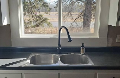 Saginaw House | Near Ivy Black Venue | Sleeps 8 | 20 Min to Duluth