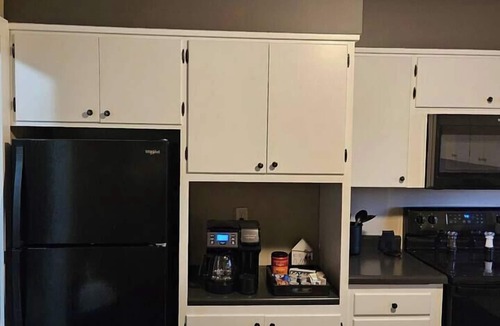 Saginaw House | Near Ivy Black Venue | Sleeps 8 | 20 Min to Duluth