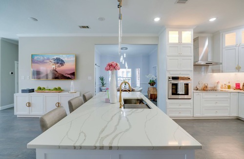 Cedar Hill House | Near Joe Pool Lake! Luxe Getaway w/Shared Pool