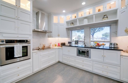Cedar Hill House | Near Joe Pool Lake! Luxe Getaway w/Shared Pool