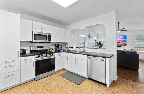 Round Rock House | Near Kalahari, Cowboy Pool, Arcade, King Beds, Grill , Large Patio, Firepit
