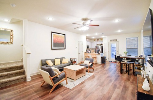 San Antonio House | Near Lackland and sea world! Perfect for BMT graduations!