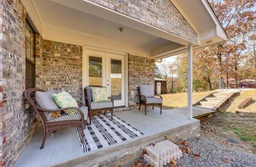 Russellville House | Near Lake Dardanelle: Updated Home w/Large Yard!
