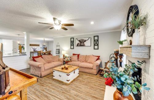 Russellville House | Near Lake Dardanelle: Updated Home w/Large Yard!