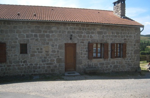 Auroux House | Near Lake Naussac