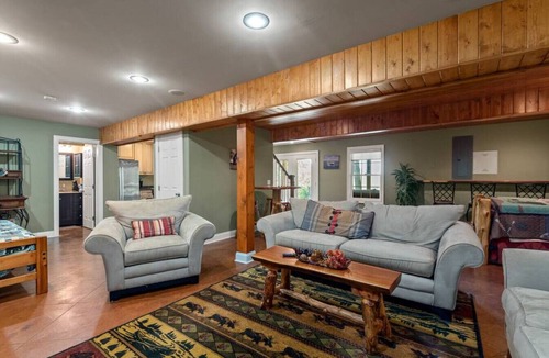 Norfork Cabin | Near Lake/River ~ Hot Tub!