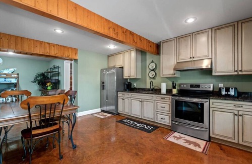 Norfork Cabin | Near Lake/River ~ Hot Tub!