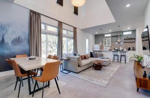 Hughes Park Lake House | Near Lake Travis & Marina: Modern Austin Getaway!