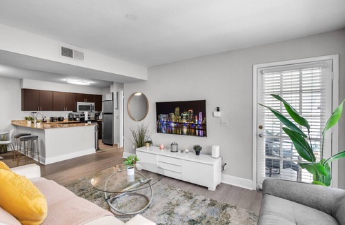 Survey Creek Apartment | Near Las Olas + Free Parking + Sleeps 6