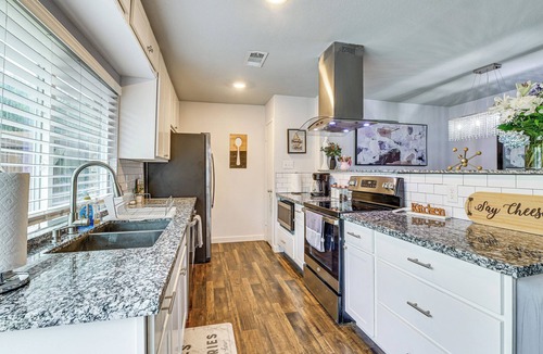 The Colony House | Near Lewisville Lake: Family Home in The Colony!