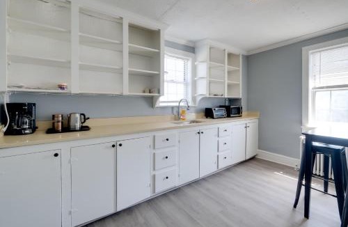 Hamilton Apartment | Near Loudoun Wine Trail: Apt w/Restaurant On-Site