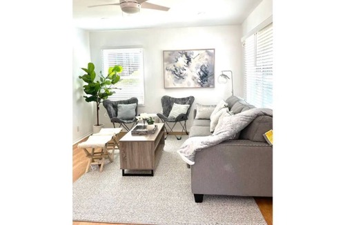 Del Aire House | Near Manhattan Beach, LAX, Sofi Stadium