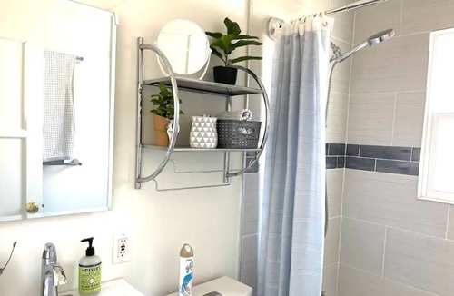 Del Aire House | Near Manhattan Beach, LAX, Sofi Stadium