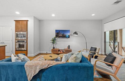 East Downtown Houston House | Near Midtown Downtown Games WiFi Balcony Pets