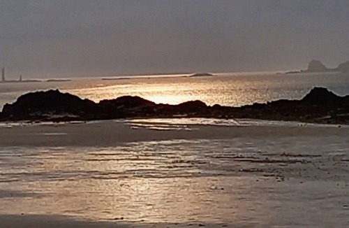 Saint-Broladre Apartment | Near Mont Saint Michel