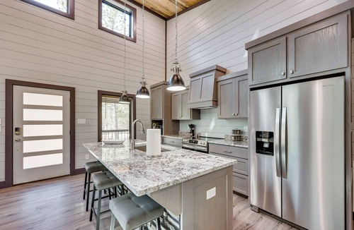Broken Bow Cottage | Near New Casino: Broken Bow Cabin w/Hot Tub