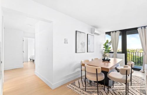 Newark Apartment | Near NYC Modern 2BR Apartment Sleeps 8
