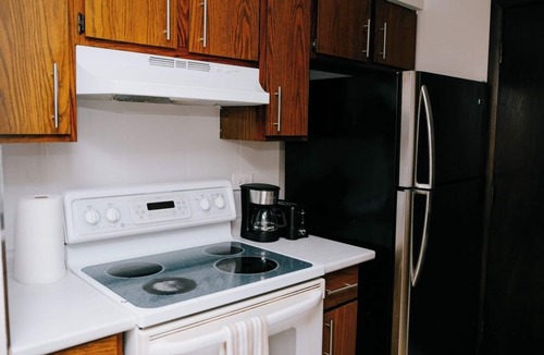 O'Hare Apartment | Near O'hare Personal Gym and Balcony Safe Area