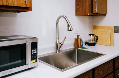 O'Hare Apartment | Near O'hare Personal Gym and Balcony Safe Area