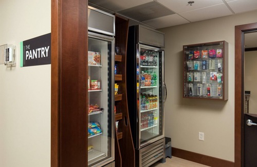 Polaris Apartment | Near Ohio State University | Pool Access & Free Breakfast Buffet