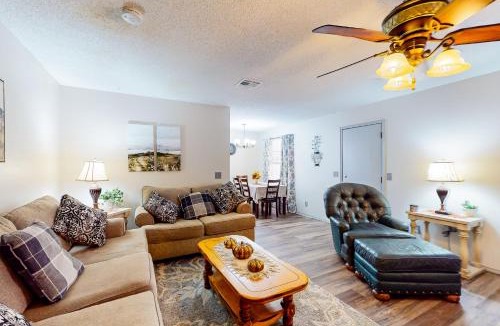 Stillwater House | Near OSU Campus! 'Casa de Cowboy' in Stillwater
