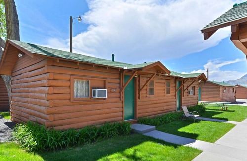 Cody House | Near Outdoor Recreation! Outdoor Pool, Bar, Near Old Trail Town!