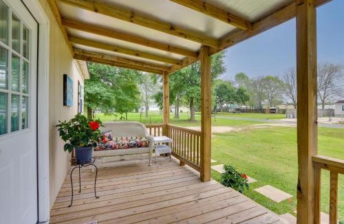 Winnie House | Near Parks & Lakes: Pet-Friendly Winnie Cottage