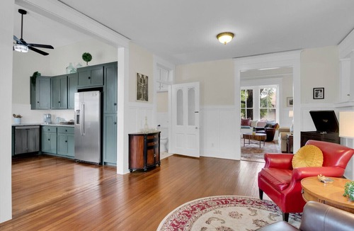 Five Points House | Near Pearl~Downtown~Fire Pit~Patio~Grill~Historic