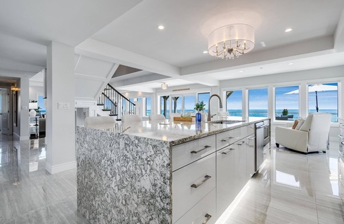 Wheatley House | Near Point Pelee | 6BR Luxury Estate + Beach