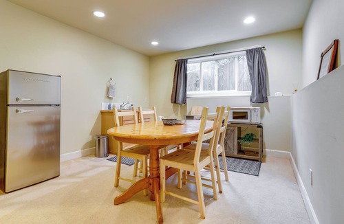 Greenwood Apartment | Near Public Transit & Walkable! Airy Seattle Apt