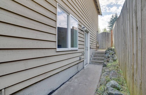 Greenwood Apartment | Near Public Transit & Walkable! Airy Seattle Apt