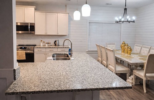 Garner House | Near Raleigh with 6-Beds huge Home Sleeps 12