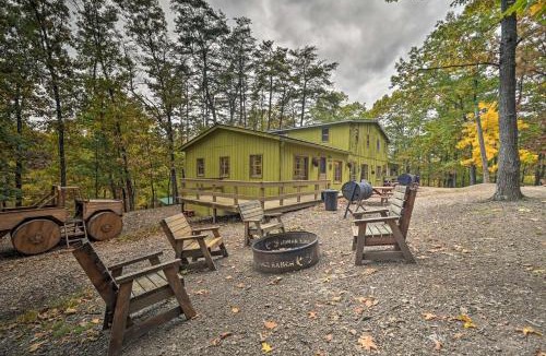 Huntingdon House | Near Raystown Lake! 3 Units at Urban Saddle Ranch