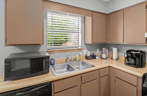 Springdale House | Near Razorback Stadium & Attractions, Firepit