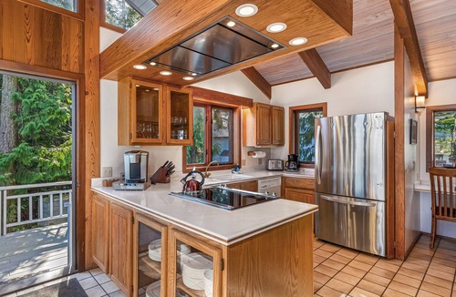 Roche Harbor House | Near Roche Harbor on Westcott Bay! (wpnt)