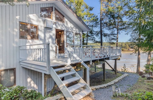 Roche Harbor House | Near Roche Harbor on Westcott Bay! (wpnt)
